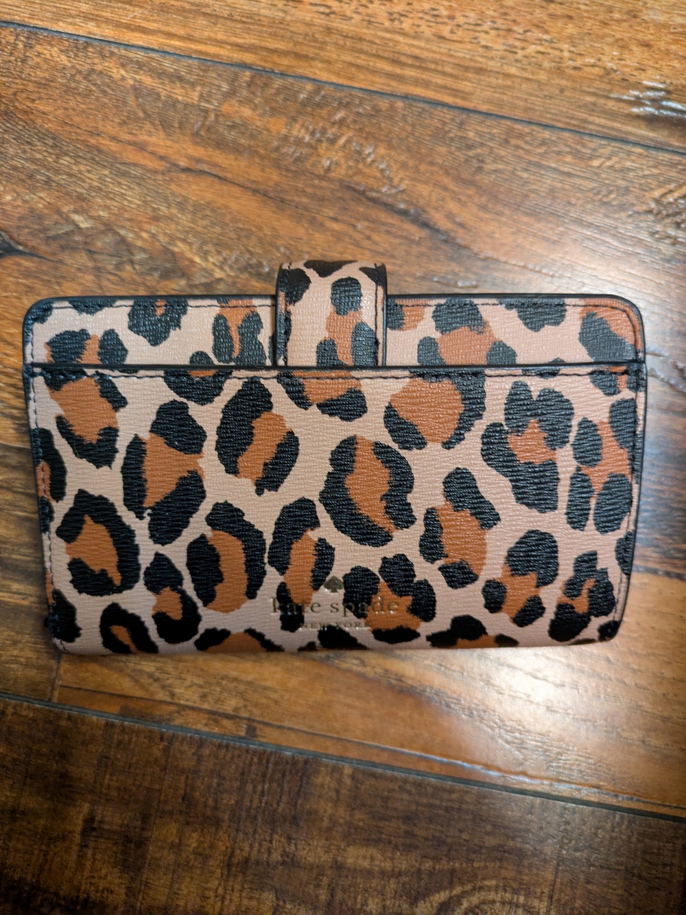 Kate Spade Phoebe Spotted Leopard Turnlock Wallet - Picture 3 of 4